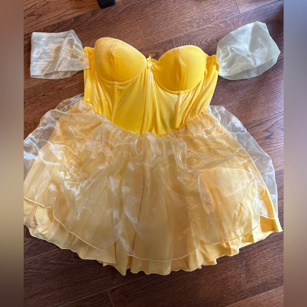 Dollskill Belle Costume size large